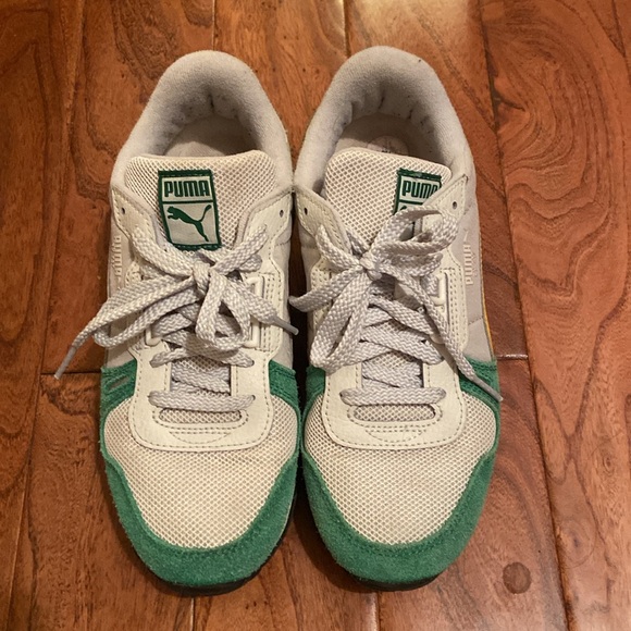 Puma sneakers in 6.5 - Picture 2 of 5